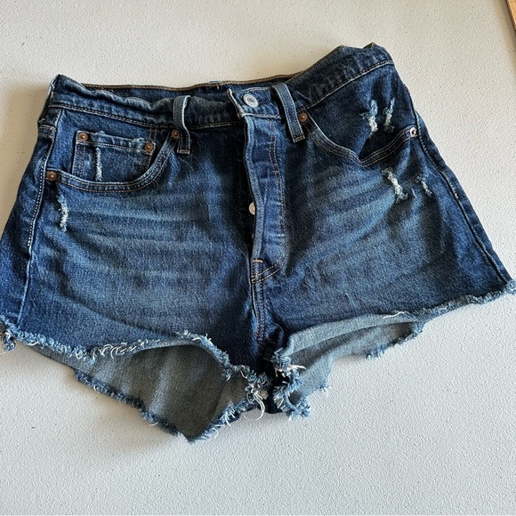 Levi’s women’s denim jean shorts - Picture 8 of 9
